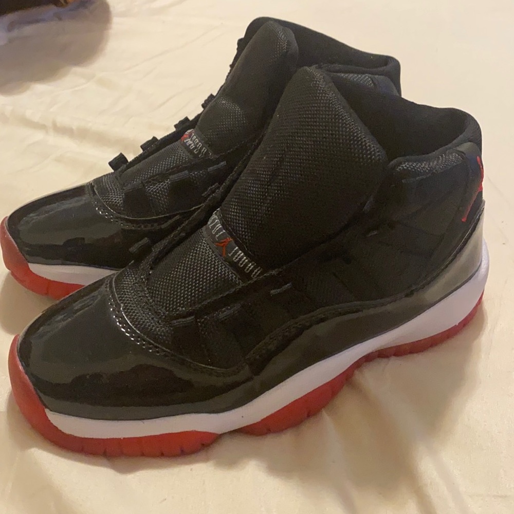 Jordan bred 11s